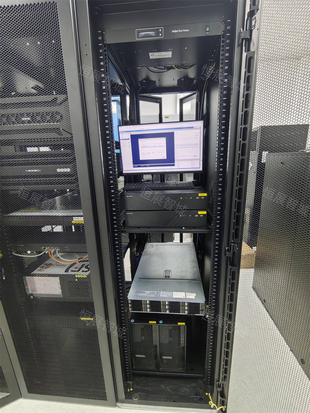 5G智慧燈桿系統集成解決方案：從硬件部署到平臺管理的全鏈條技術服務